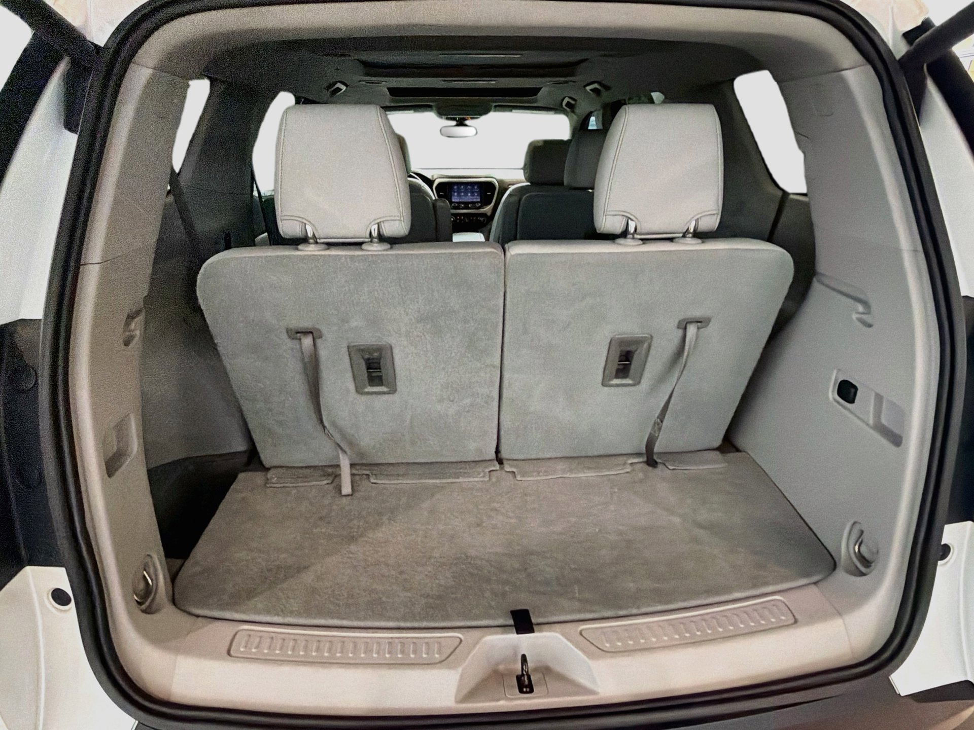 Used 2020 GMC Acadia SLT FWD image 12