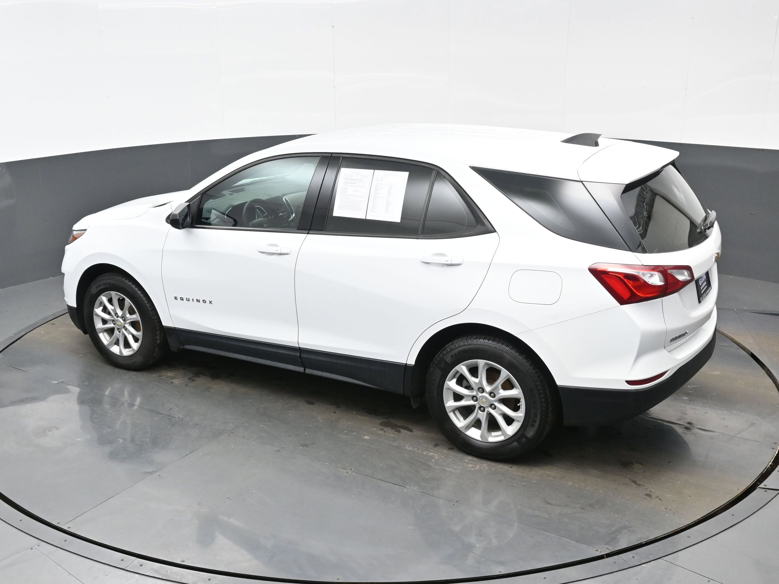 Used 2019 Chevrolet Equinox LS image 34