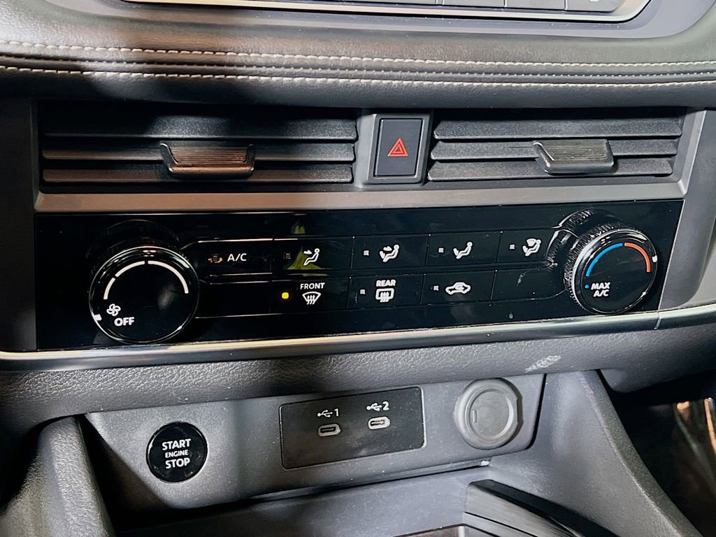 Used 2024 Nissan Rogue S image 14