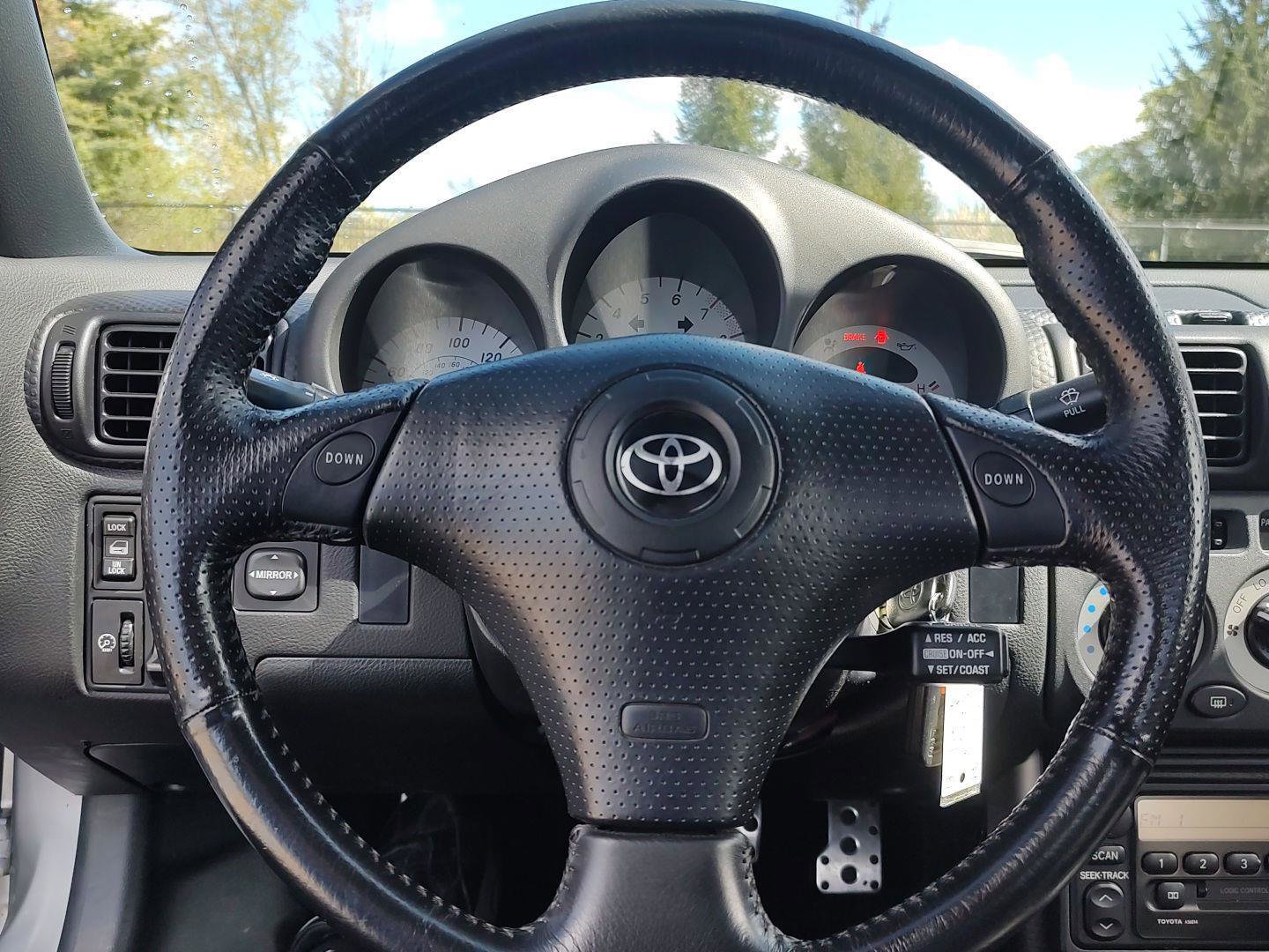 Used 2002 Toyota MR2 RWD image 8