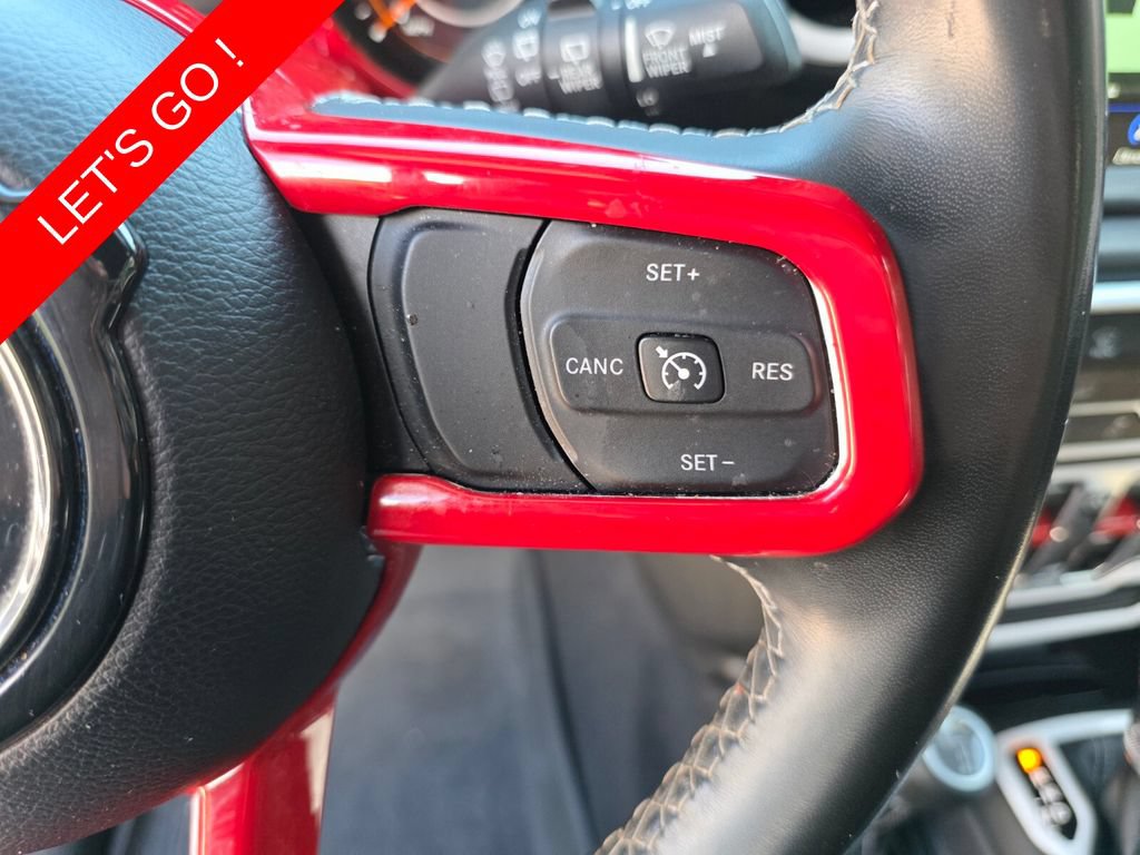 Used 2022 Jeep Wrangler Unlimited Sahara AWD/4WD image 32