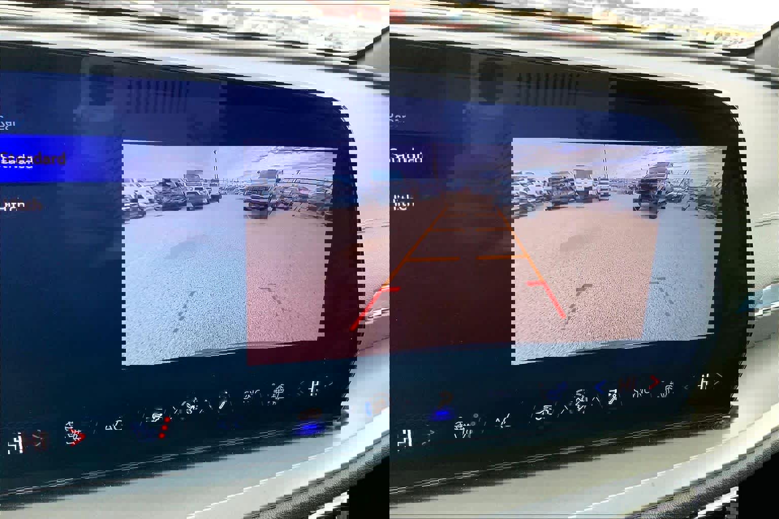 Used 2025 Chevrolet Traverse LT image 26