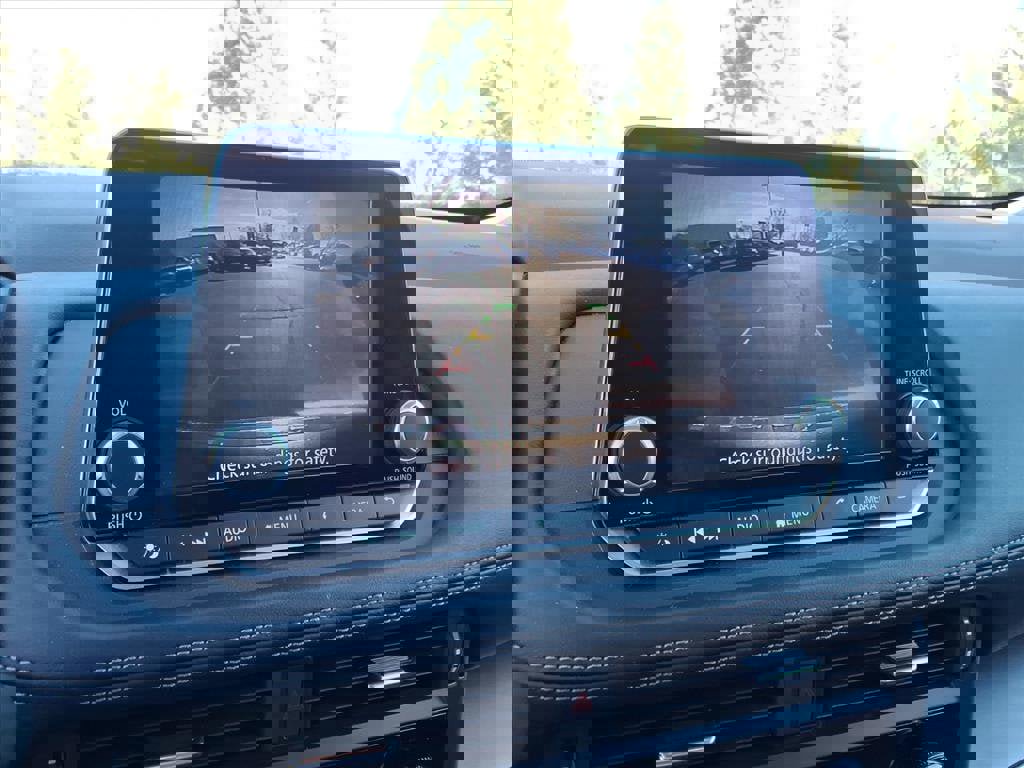 Used 2023 Nissan Rogue SV image 9