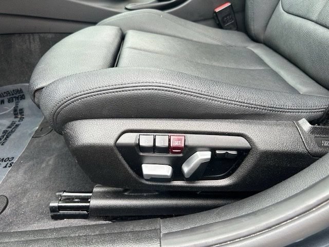 Used 2018 BMW 320i xDrive Sedan AWD/4WD image 19