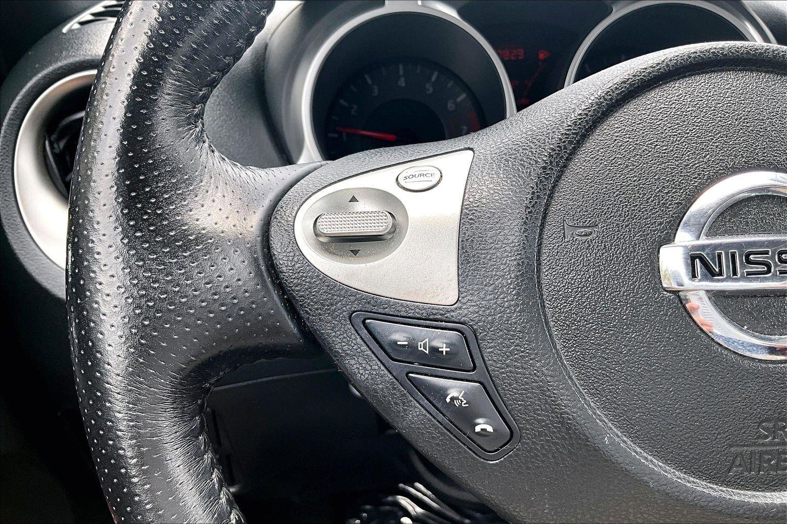 Used 2011 Nissan Juke SL AWD/4WD image 11