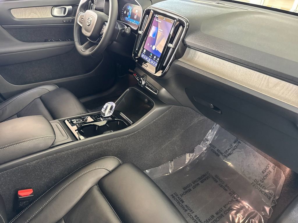 Certified 2023 Volvo XC40 B5 Ultimate image 15