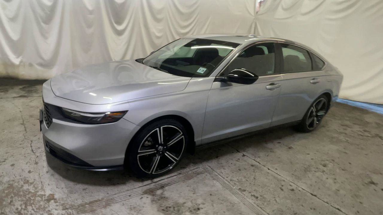 Used 2023 Honda Accord Sport image 4