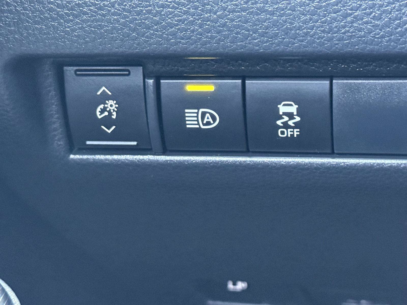 Certified 2024 Toyota Venza XLE AWD/4WD image 27