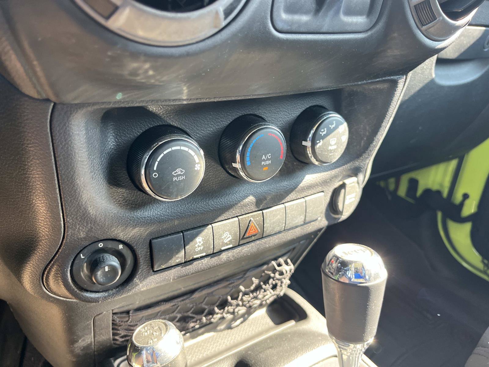 Used 2017 Jeep Wrangler Sport w/ Quick Order Package 24S AWD/4WD image 28