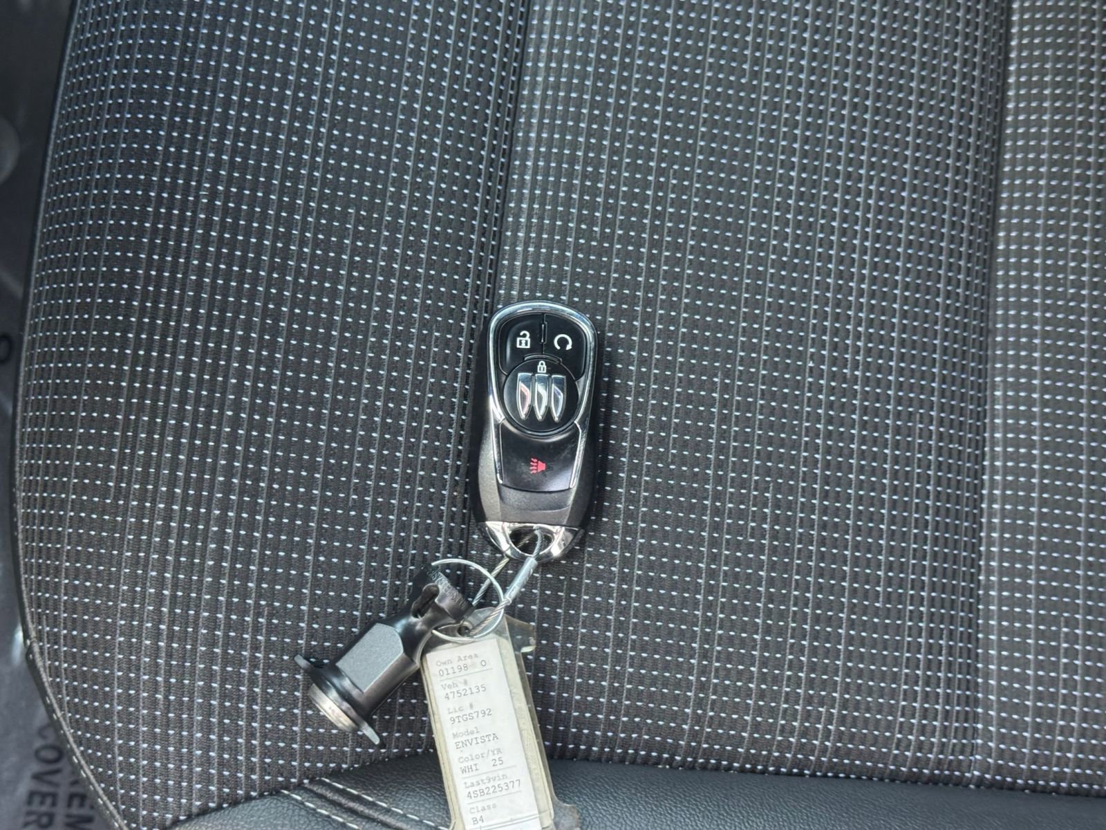 Used 2025 Buick Envista Preferred image 21