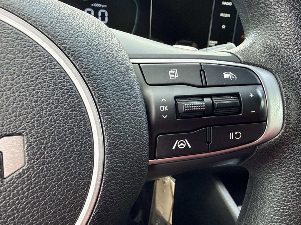 Used 2023 Kia Sportage LX FWD image 32
