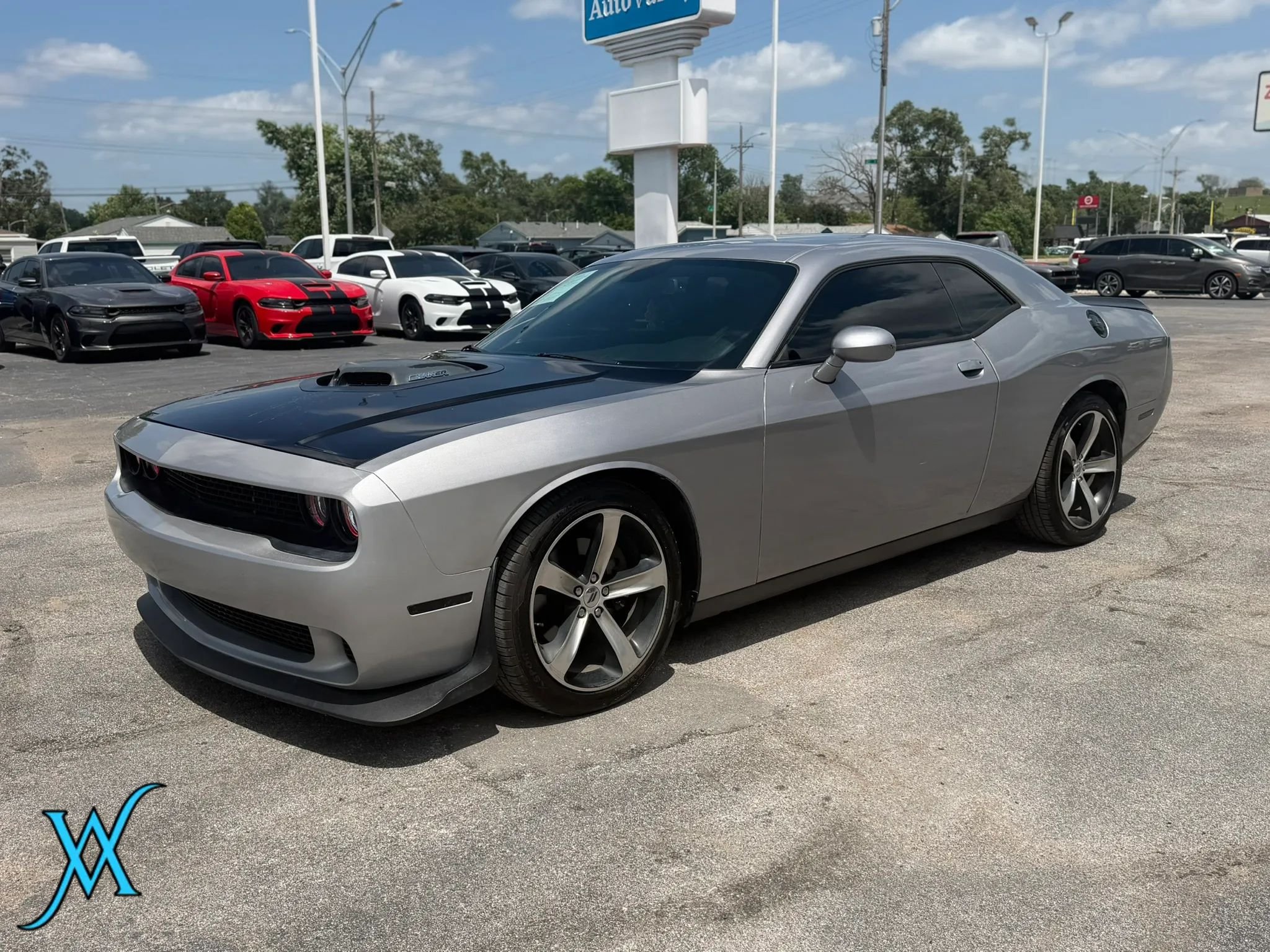 Used 2017 Dodge Challenger R/T RWD image 3