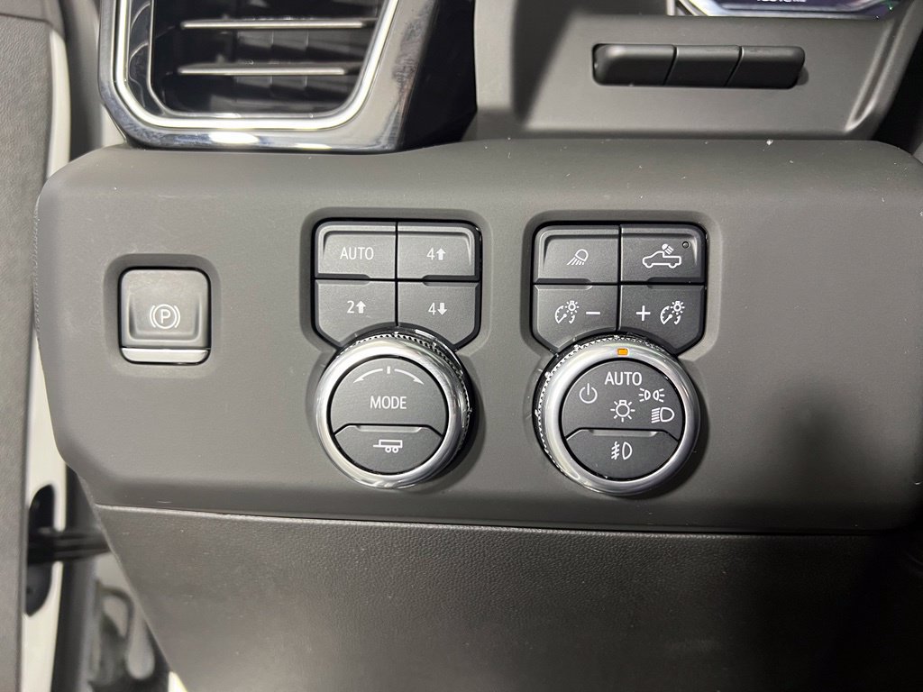 Used 2025 GMC Sierra 1500 Denali AWD/4WD image 36