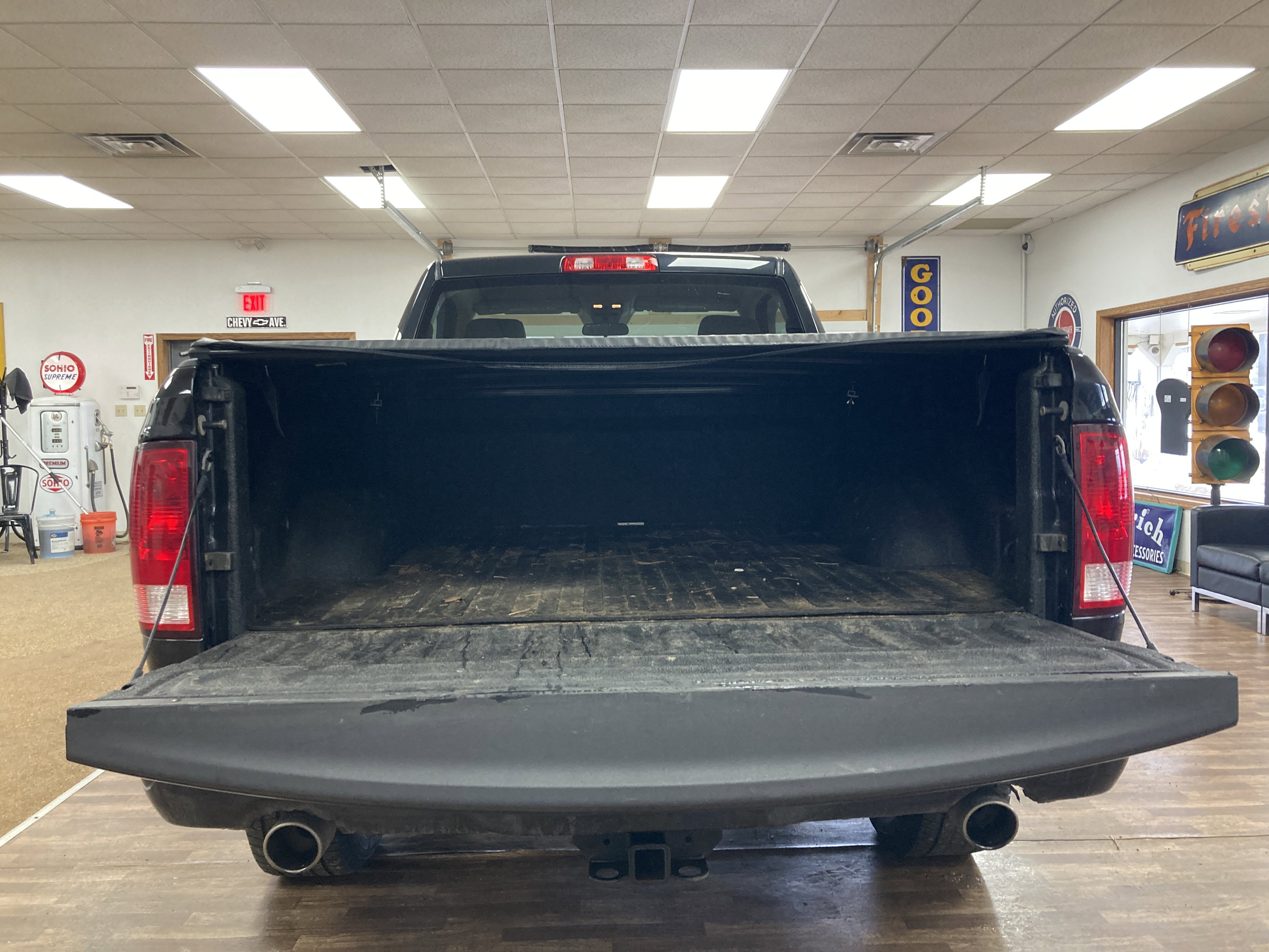 Used 2017 RAM 1500 Express w/ Black Ram 1500 Express Group AWD/4WD image 14