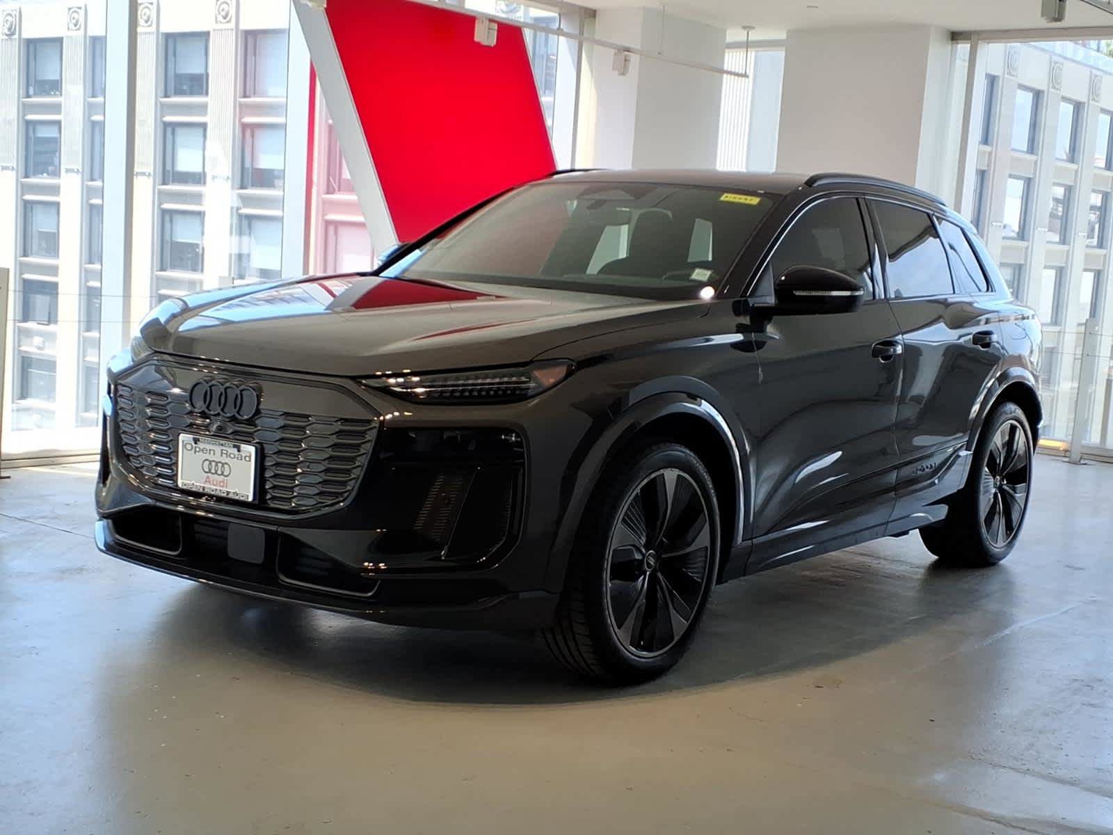 Used 2025 Audi SQ6 e-tron Prestige AWD/4WD image 1