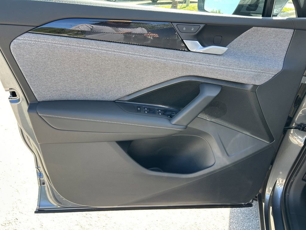 New 2026 Volkswagen Tiguan S image 10