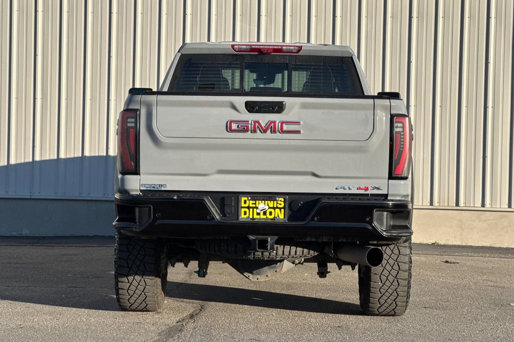 Used 2025 GMC Sierra 2500 AT4X image 5