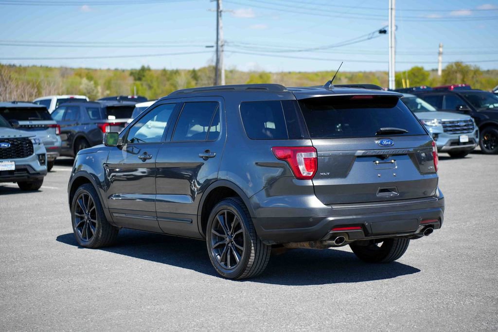 Used 2018 Ford Explorer XLT w/ Equipment Group 202A AWD/4WD image 7