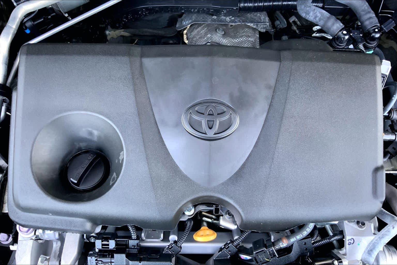 Used 2022 Toyota RAV4 LE FWD image 32