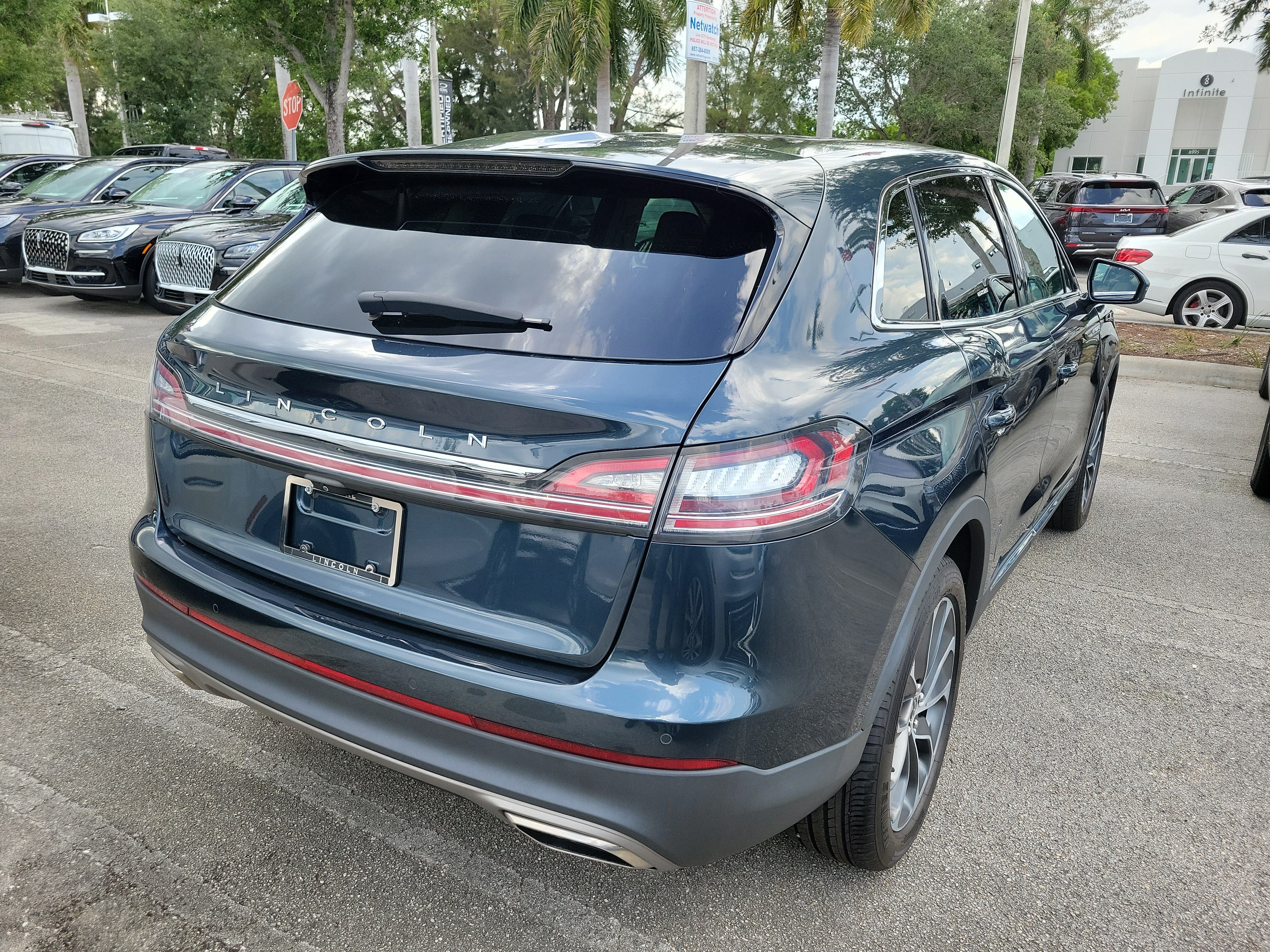 Certified 2022 Lincoln Nautilus Reserve FWD image 4