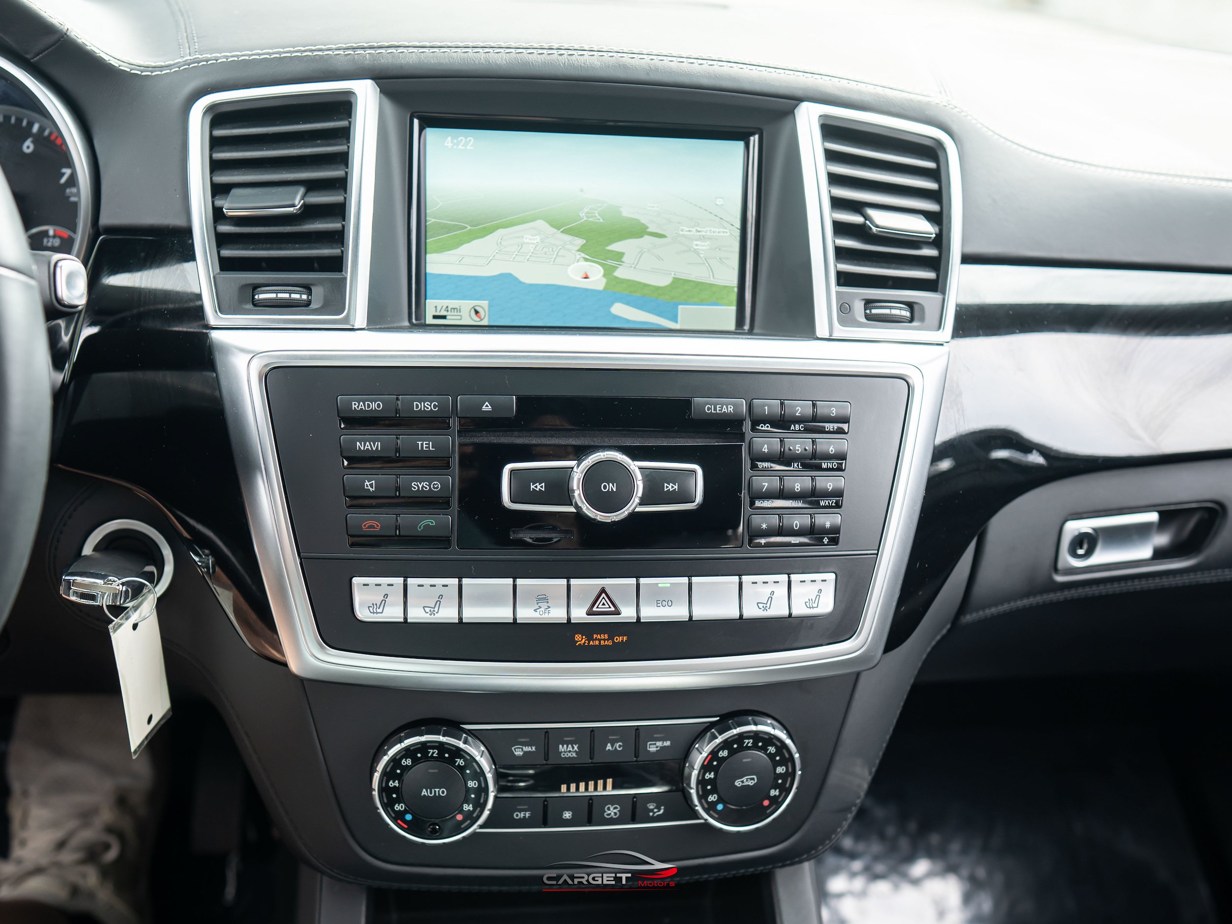 Used 2015 Mercedes-Benz GL 450 4MATIC w/ Designo Black Leather Package image 32