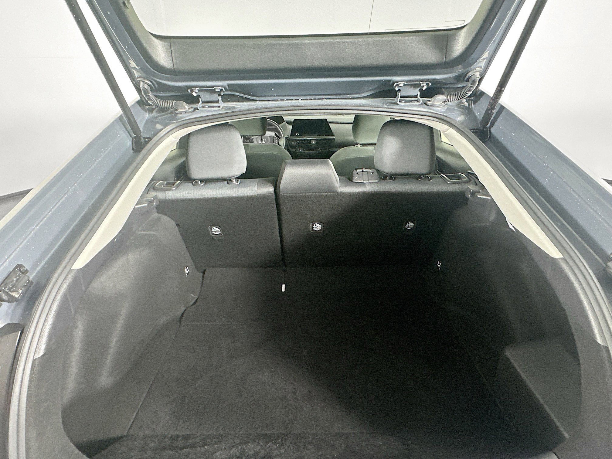 Used 2024 Toyota Prius LE image 29