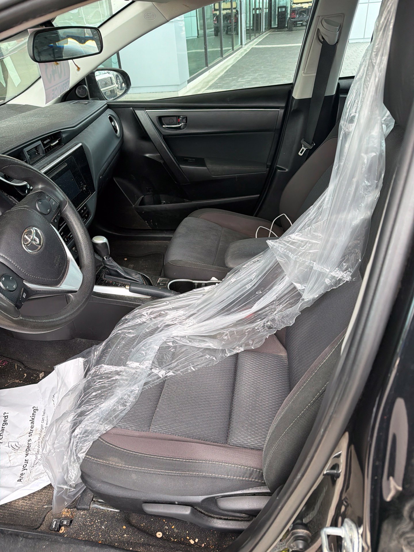 Used 2018 Toyota Corolla LE FWD image 13