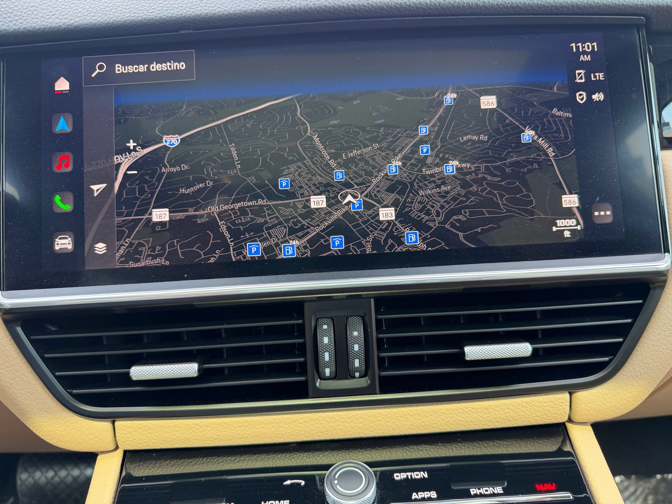 Certified 2023 Porsche Cayenne AWD/4WD image 18