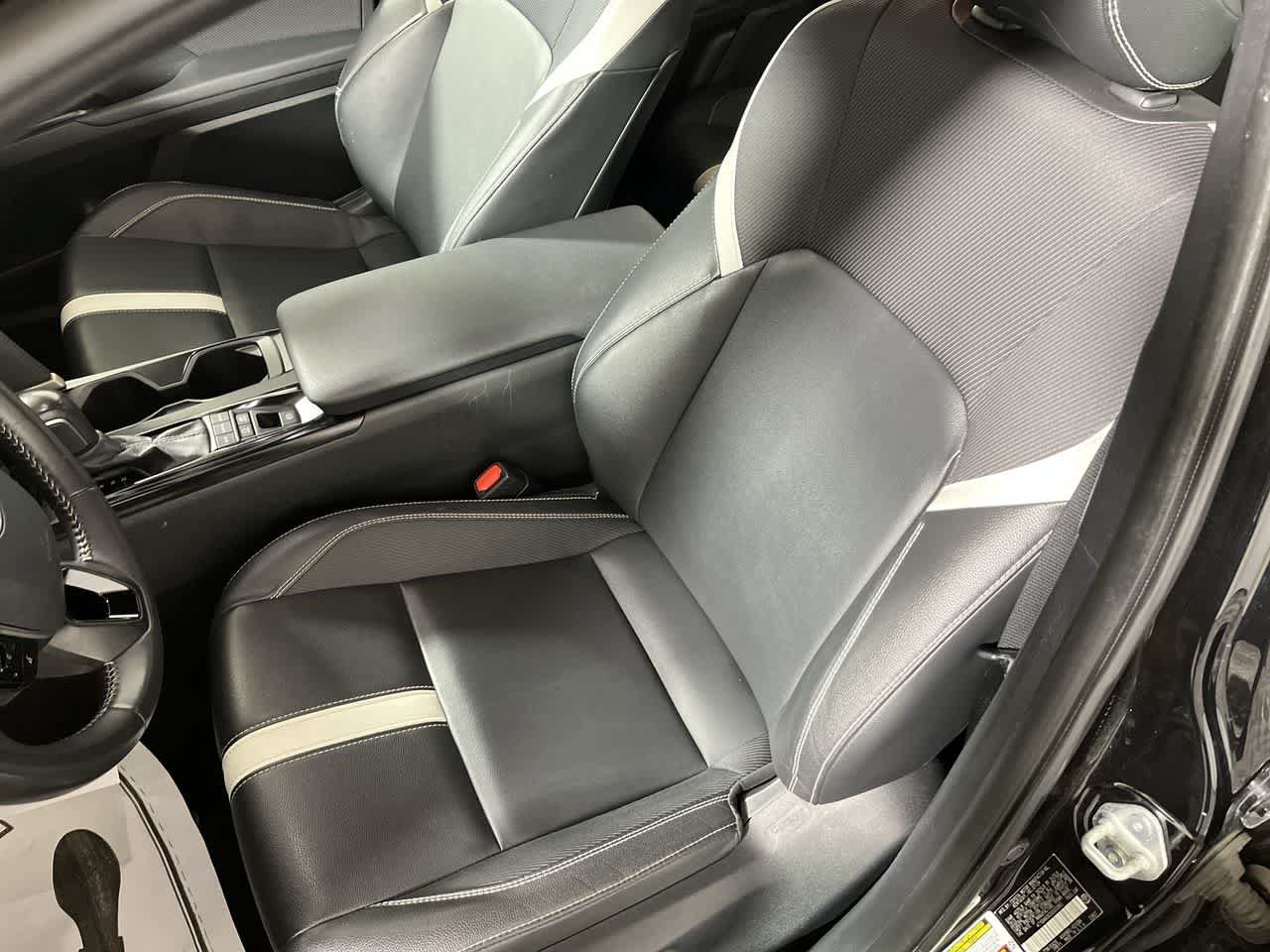 Used 2025 Toyota Camry SE FWD image 15