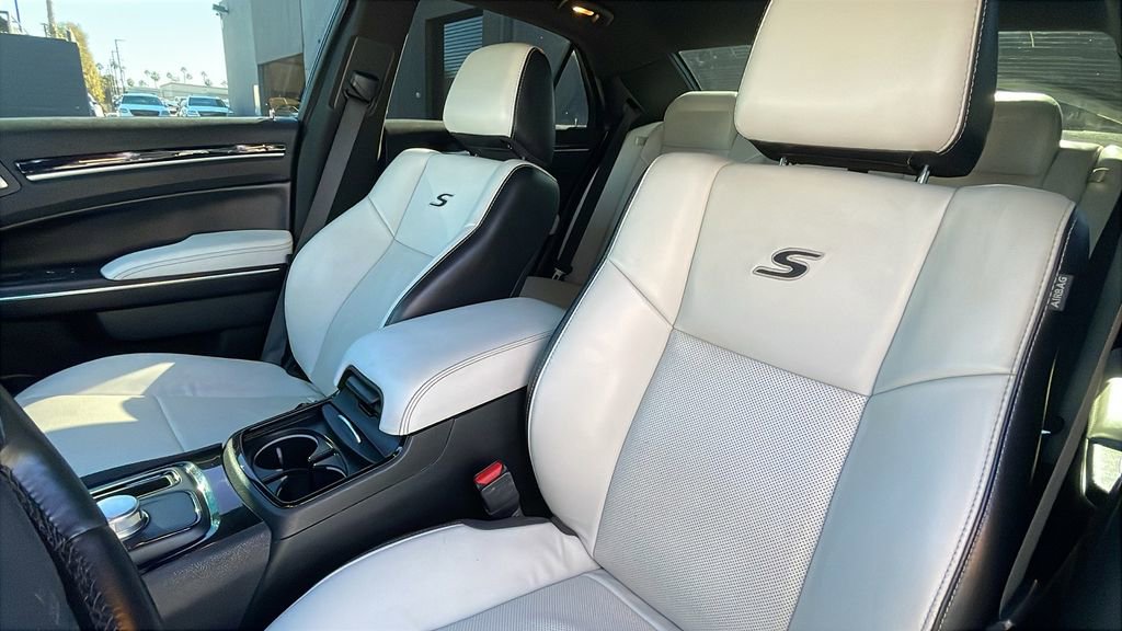 Used 2018 Chrysler 300 S w/ 300S Premium Group 2 image 15