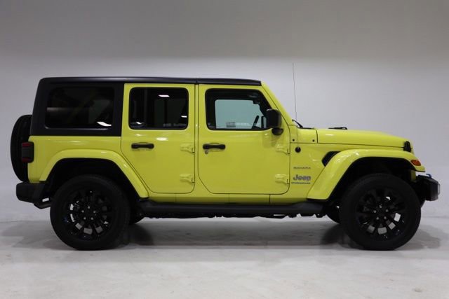 Used 2023 Jeep Wrangler Unlimited Sahara w/ Cold Weather Group AWD/4WD image 9