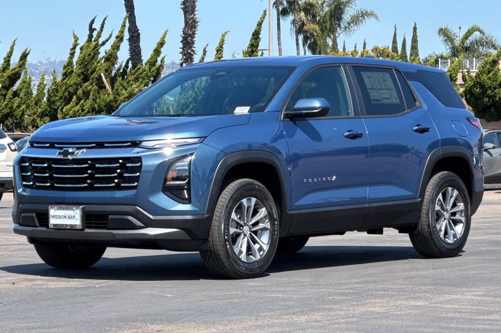 New 2025 Chevrolet Equinox LT image 8