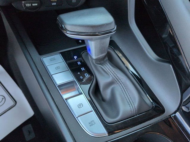 Used 2025 Hyundai Elantra SEL FWD image 19