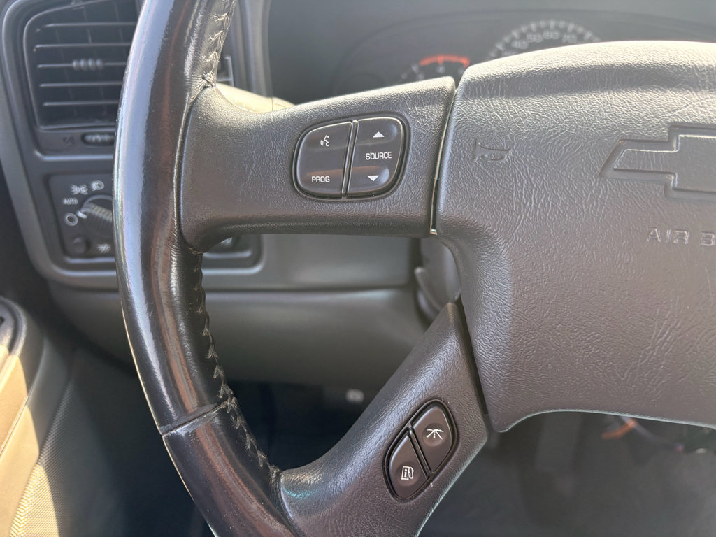 Used 2005 Chevrolet Silverado 2500 LS w/ Heavy-Duty Power Package AWD/4WD image 18