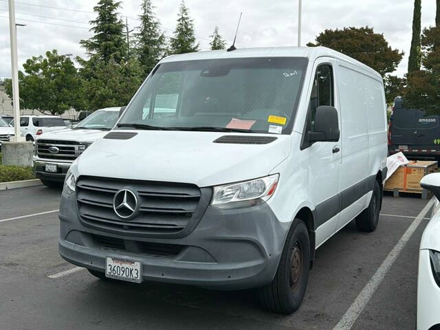 Used 2021 Mercedes-Benz Sprinter 2500 image 2