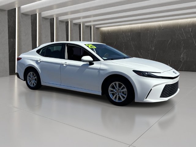 Used 2025 Toyota Camry LE FWD image 8