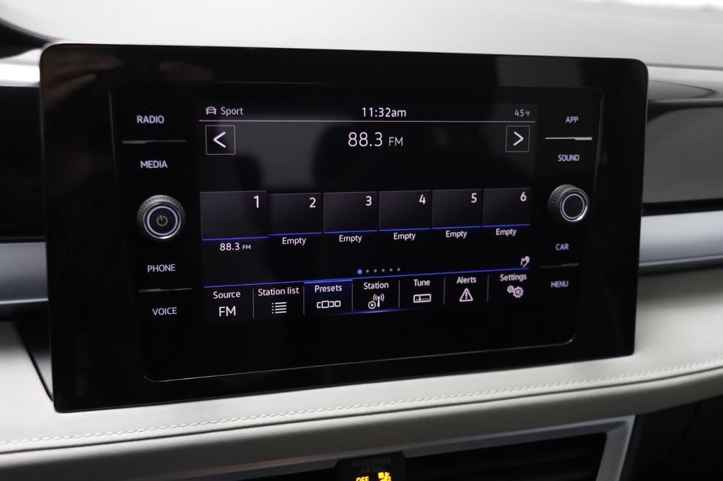 New 2026 Volkswagen Taos SE AWD/4WD image 9