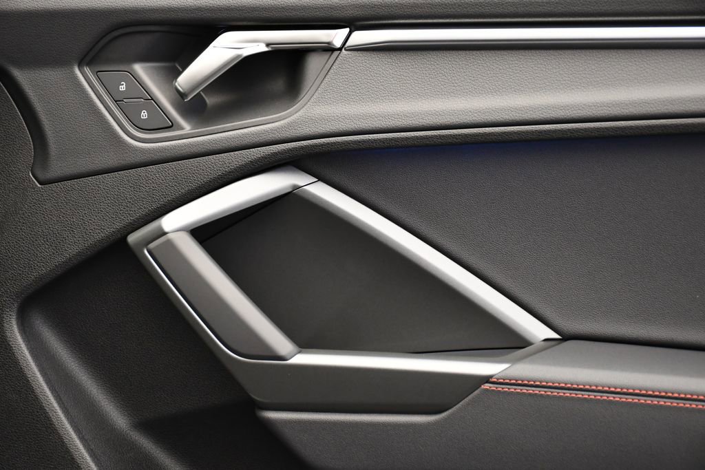 Used 2025 Audi Q3 2.0T Premium Plus w/ Premium Plus Package image 47