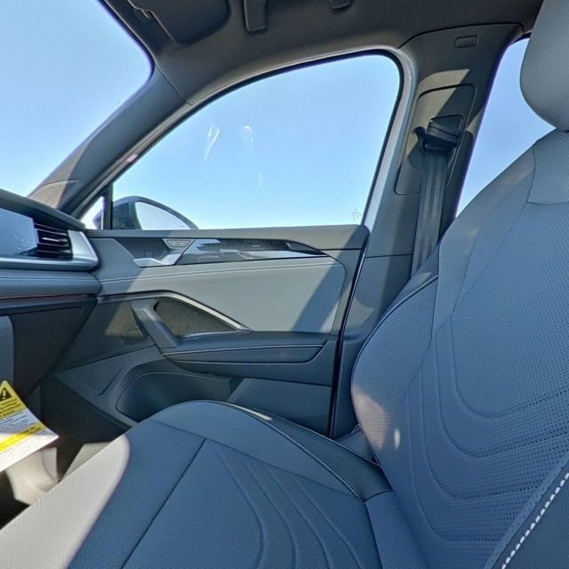 New 2026 Volkswagen Tiguan SE R-Line image 26