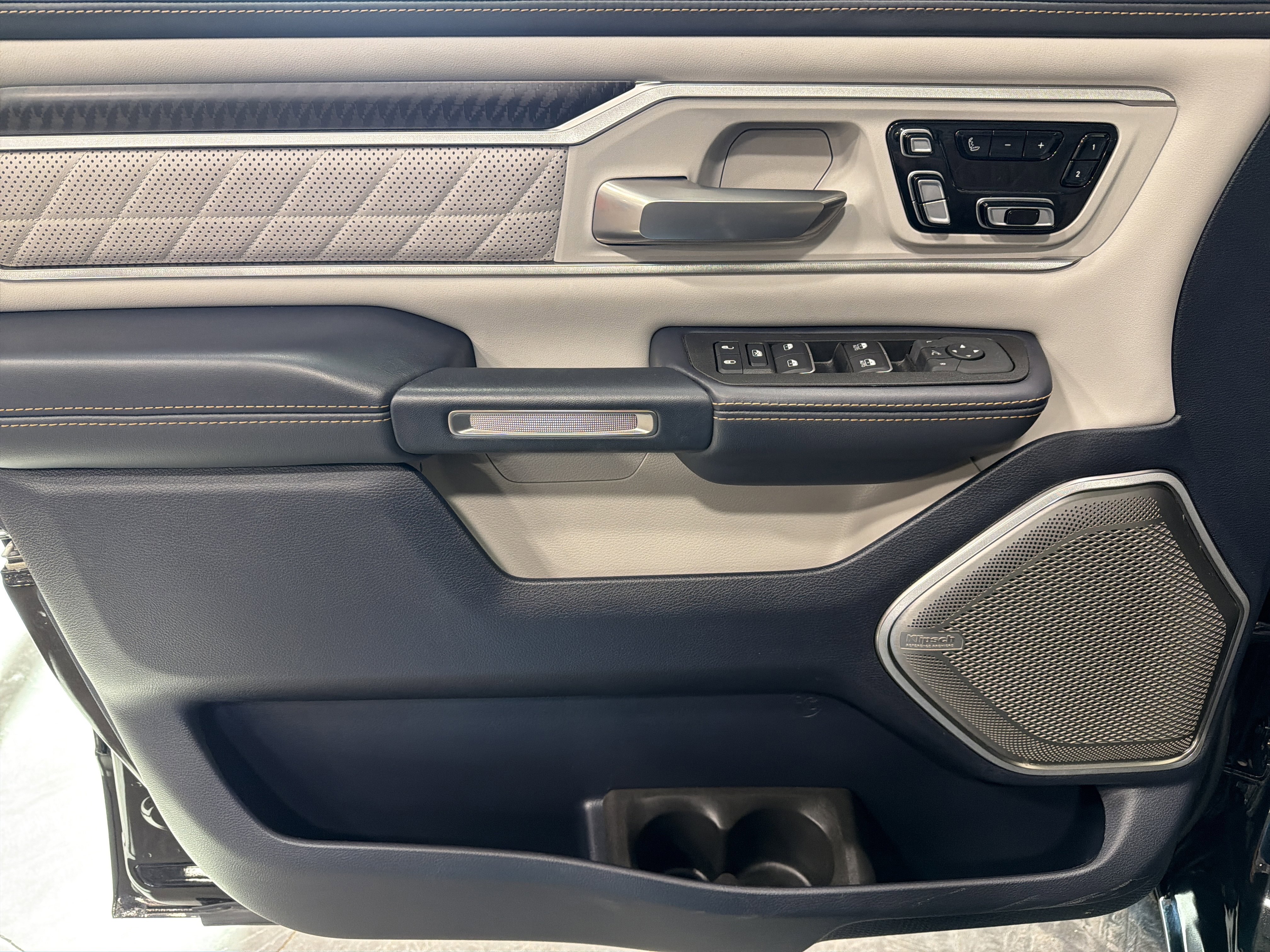 Used 2025 RAM 1500 Tungsten image 22