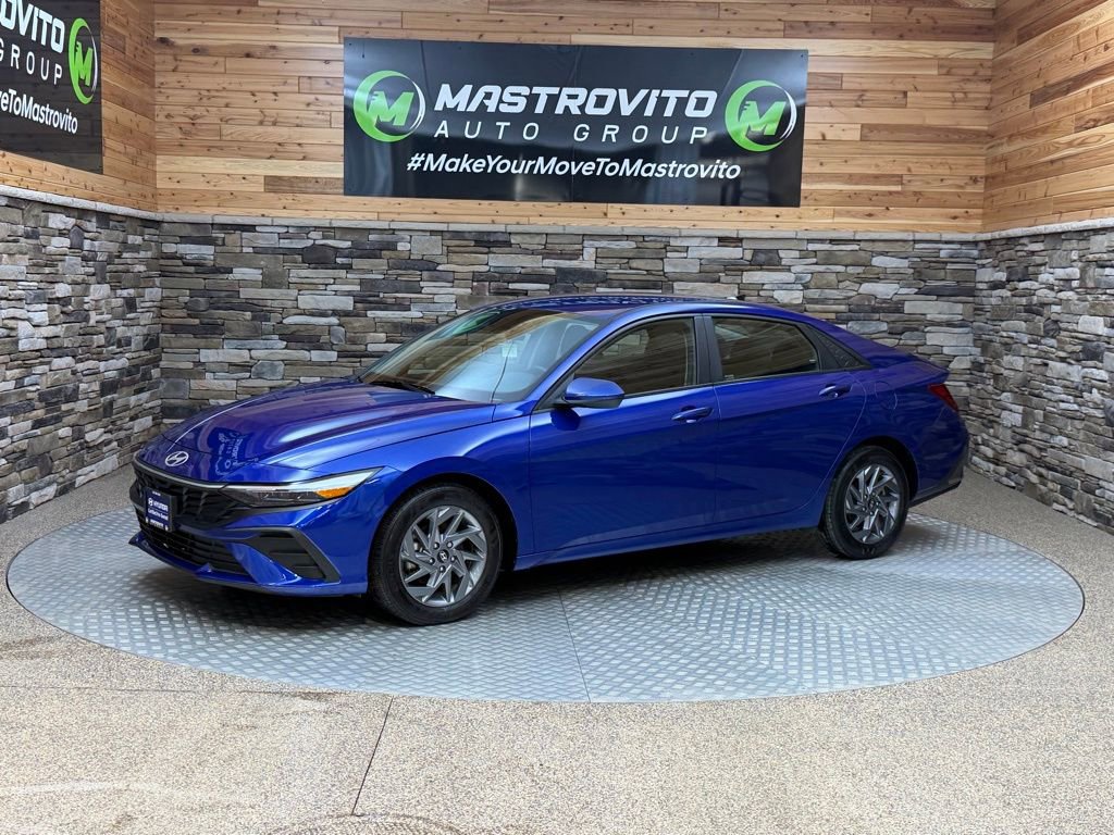 Certified 2024 Hyundai Elantra SEL image 5