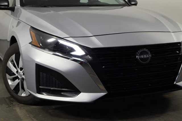 Used 2024 Nissan Altima 2.5 S FWD image 38