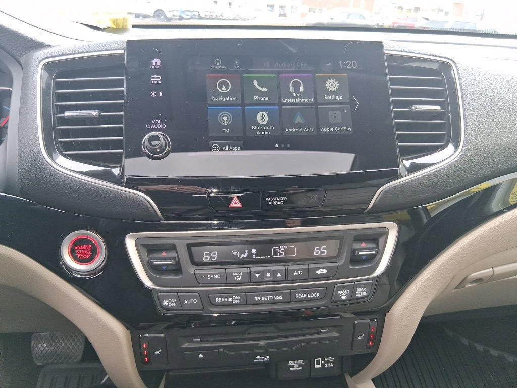 Used 2022 Honda Pilot Touring image 17