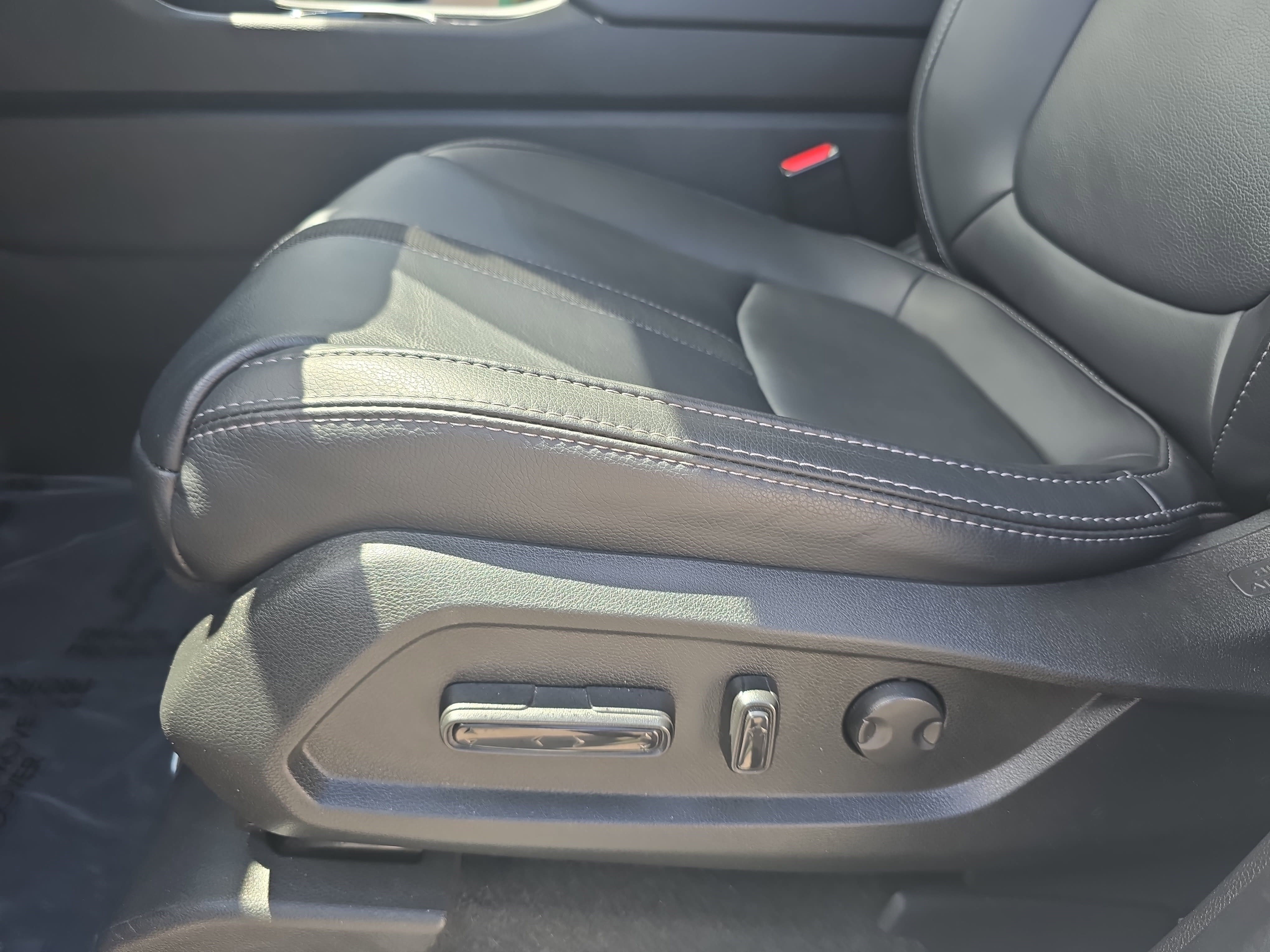 Used 2023 Honda Pilot EX-L image 31