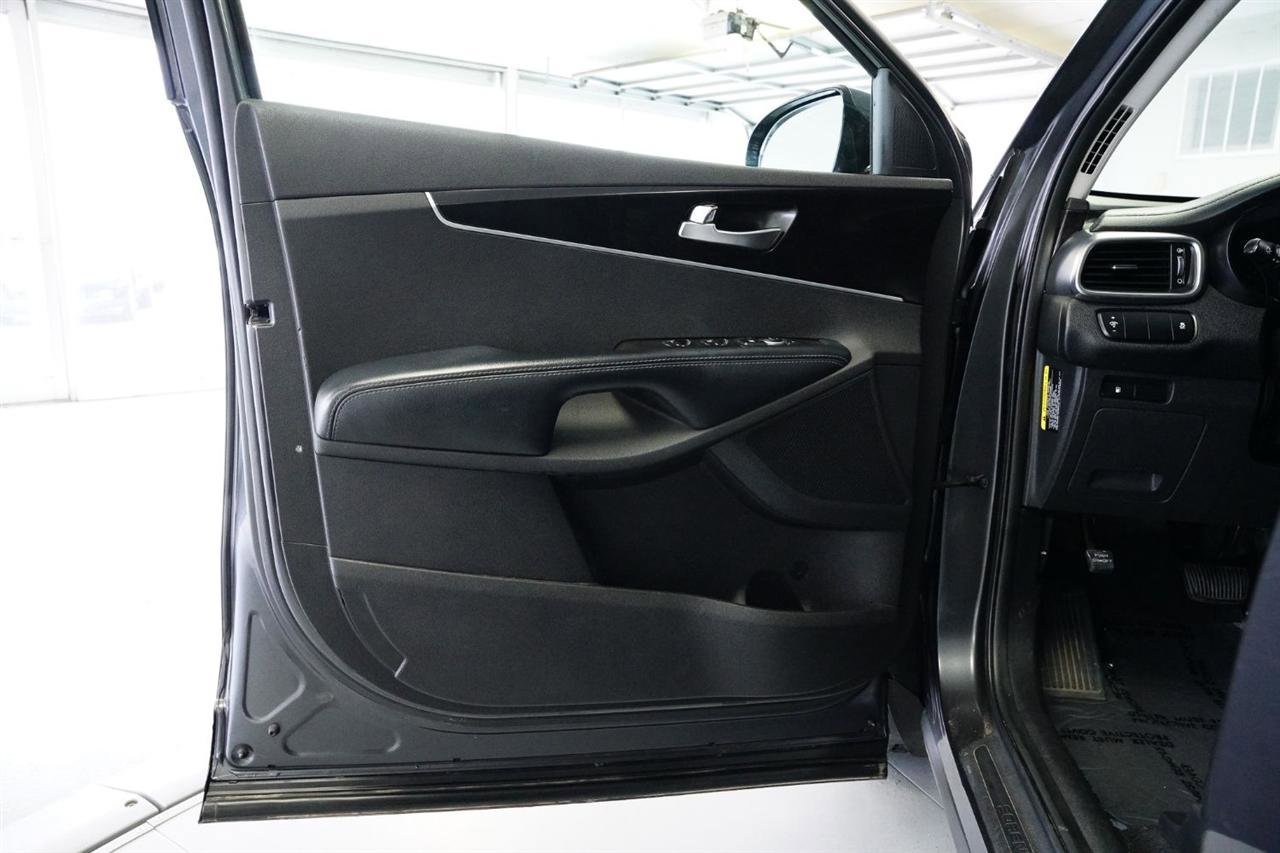 Used 2017 Kia Sorento EX image 19