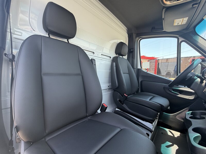Used 2023 Mercedes-Benz Sprinter 4500 w/ Acoustic Package image 13