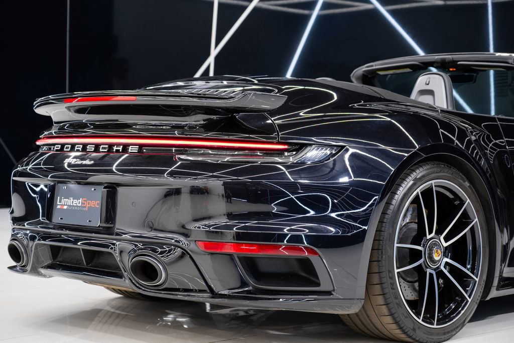 Used 2022 Porsche 911 Turbo image 18