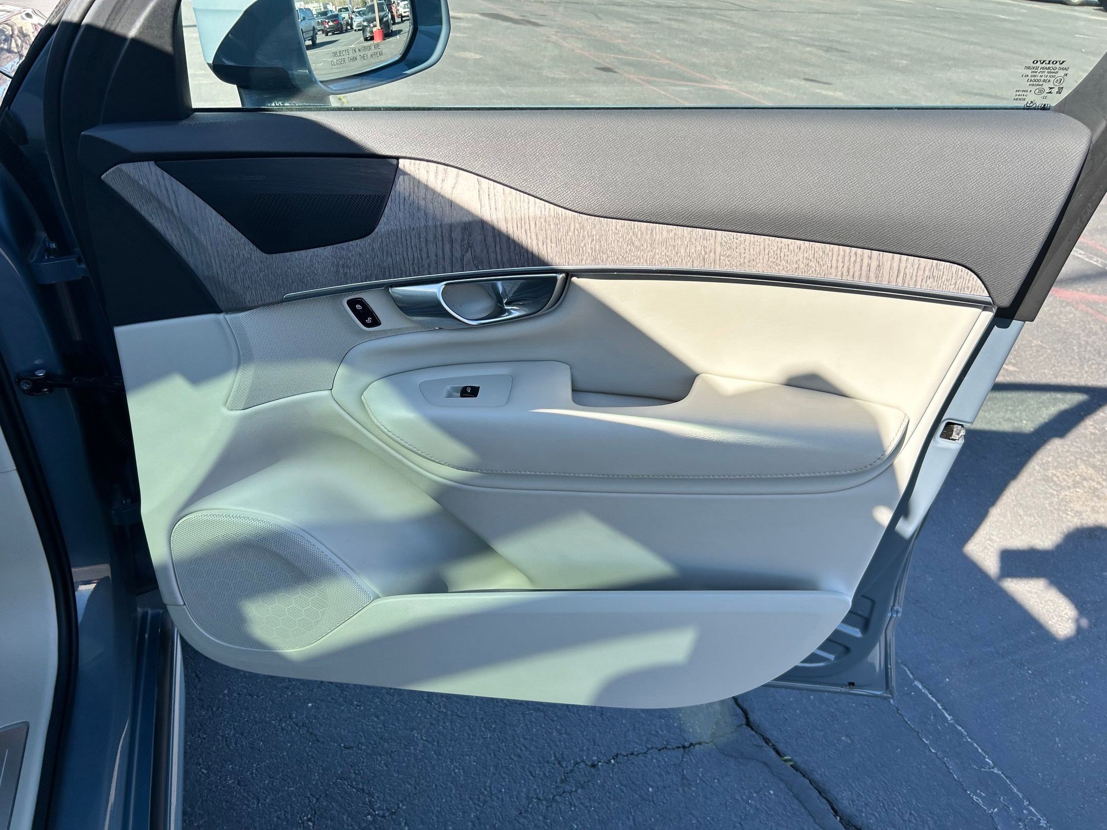 Used 2023 Volvo XC90 T8 Plus image 30