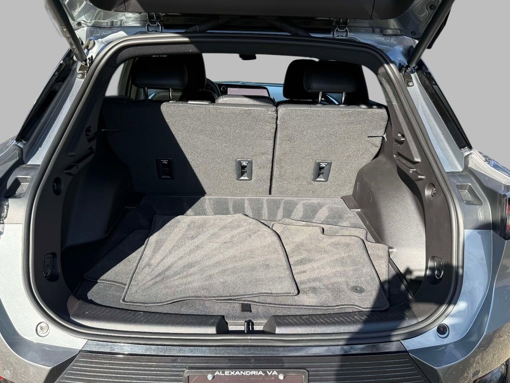 Used 2024 Chevrolet Equinox EV LT image 17
