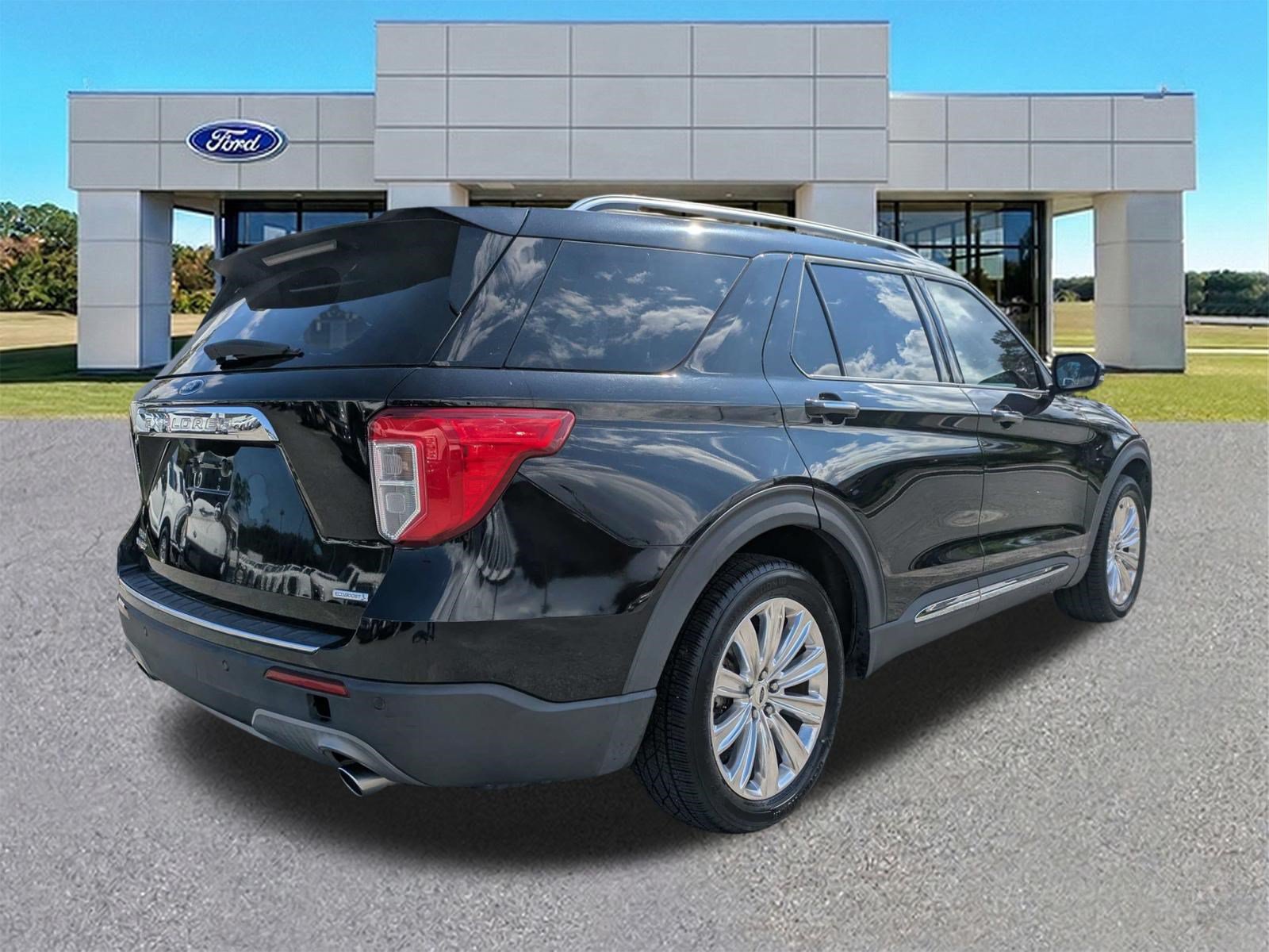 Certified 2020 Ford Explorer Limited RWD image 4